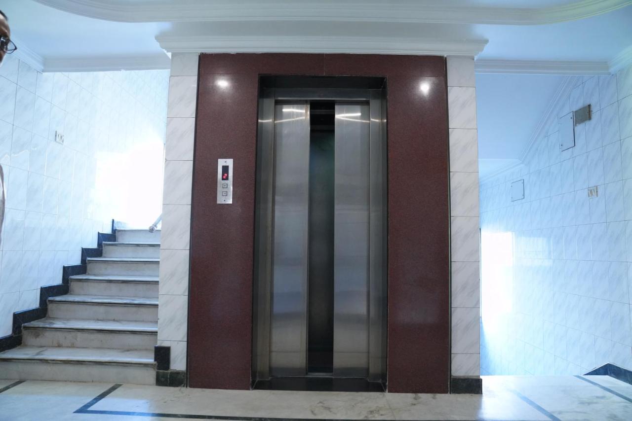 Отель Durga Residency Тирупати Экстерьер фото