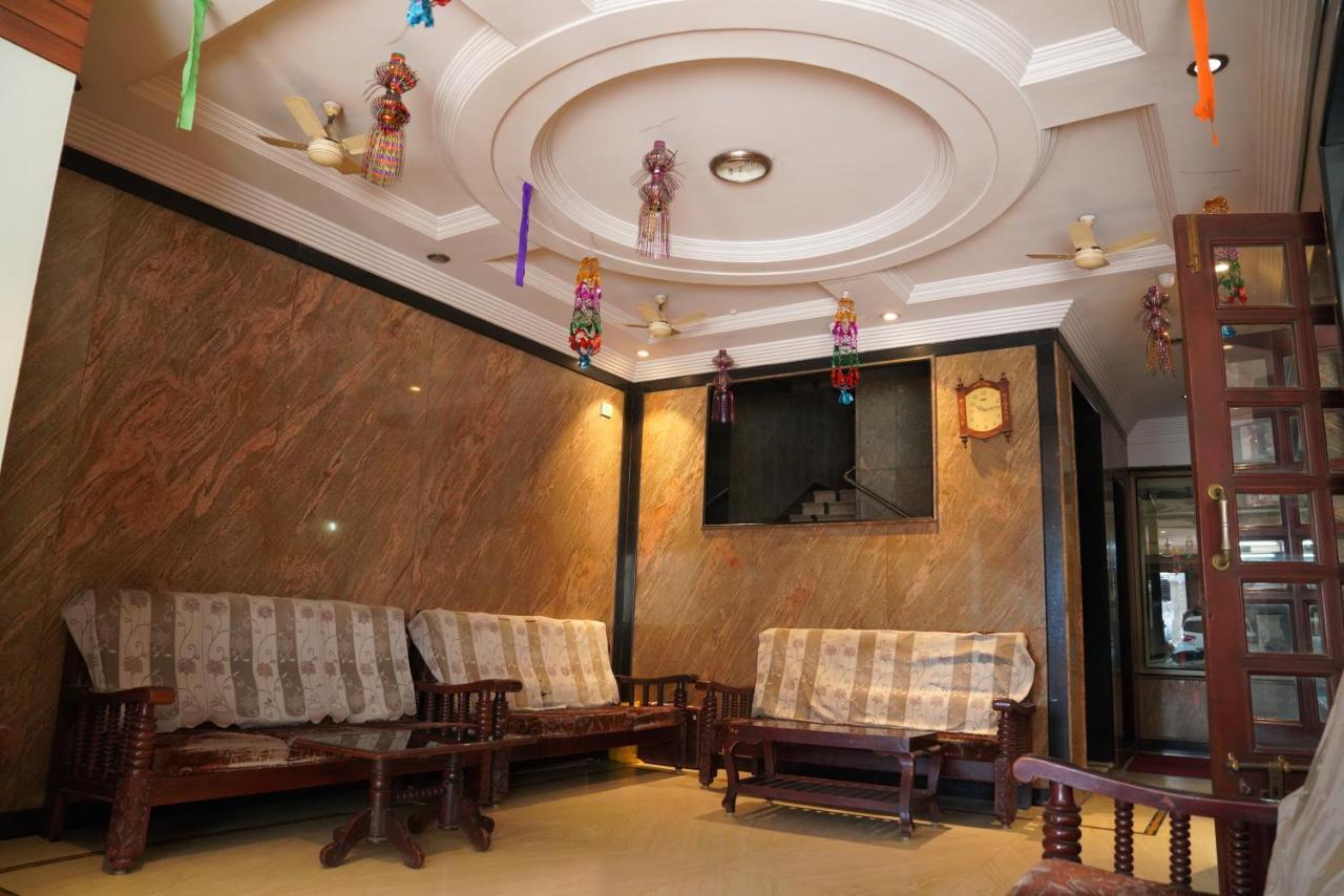 Отель Durga Residency Тирупати Экстерьер фото